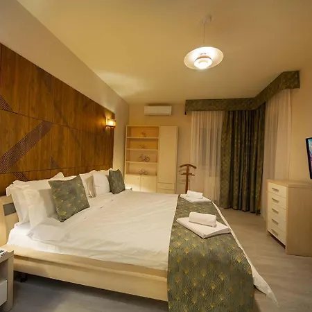 Stellar Retreat Newly Remodeled And Spacious 2br W Balcony Apartament