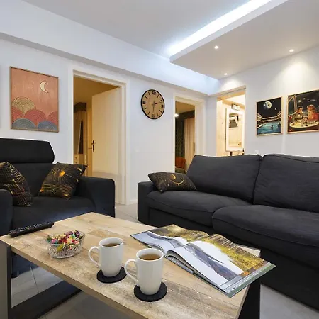 Stellar Retreat Newly Remodeled And Spacious 2br W Balcony 아파트 *